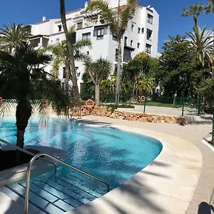  Apartamento Puerto Banus. Urb Jardines Del Puerto. For Up To 6